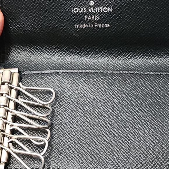 Louis Vuitton Black Epi 6 Key Holder / Key Case - Picture 6 of 12